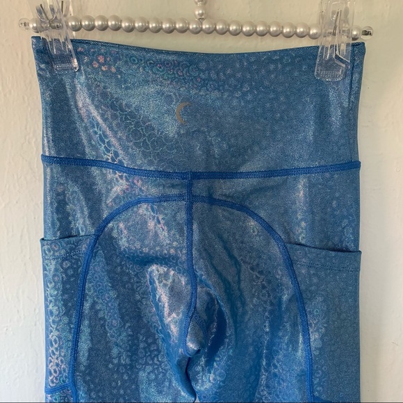 ZYIA Light N Tight Blue Mermaid Hi-Rise Capri Leggings - Picture 8 of 13